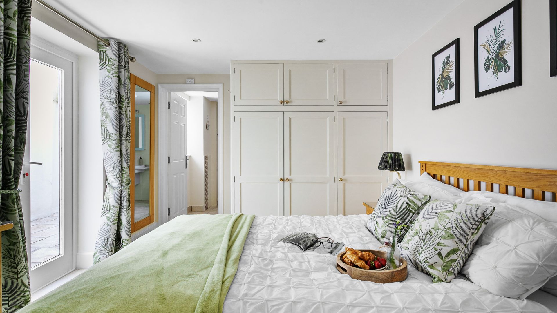 Sovereign House - Chic and near Harbour, parking photo 5