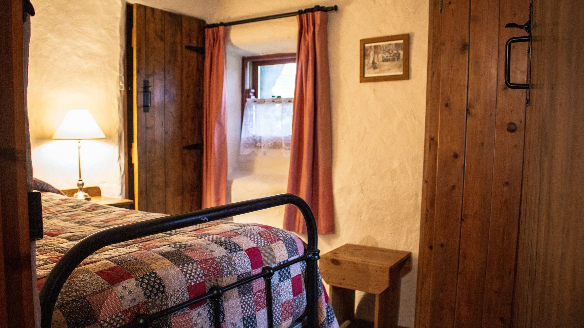 Historical Thatch Cottage photo 3