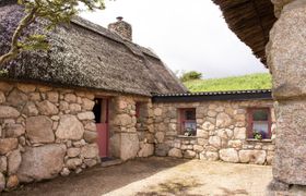 Historical Thatch Cottage 