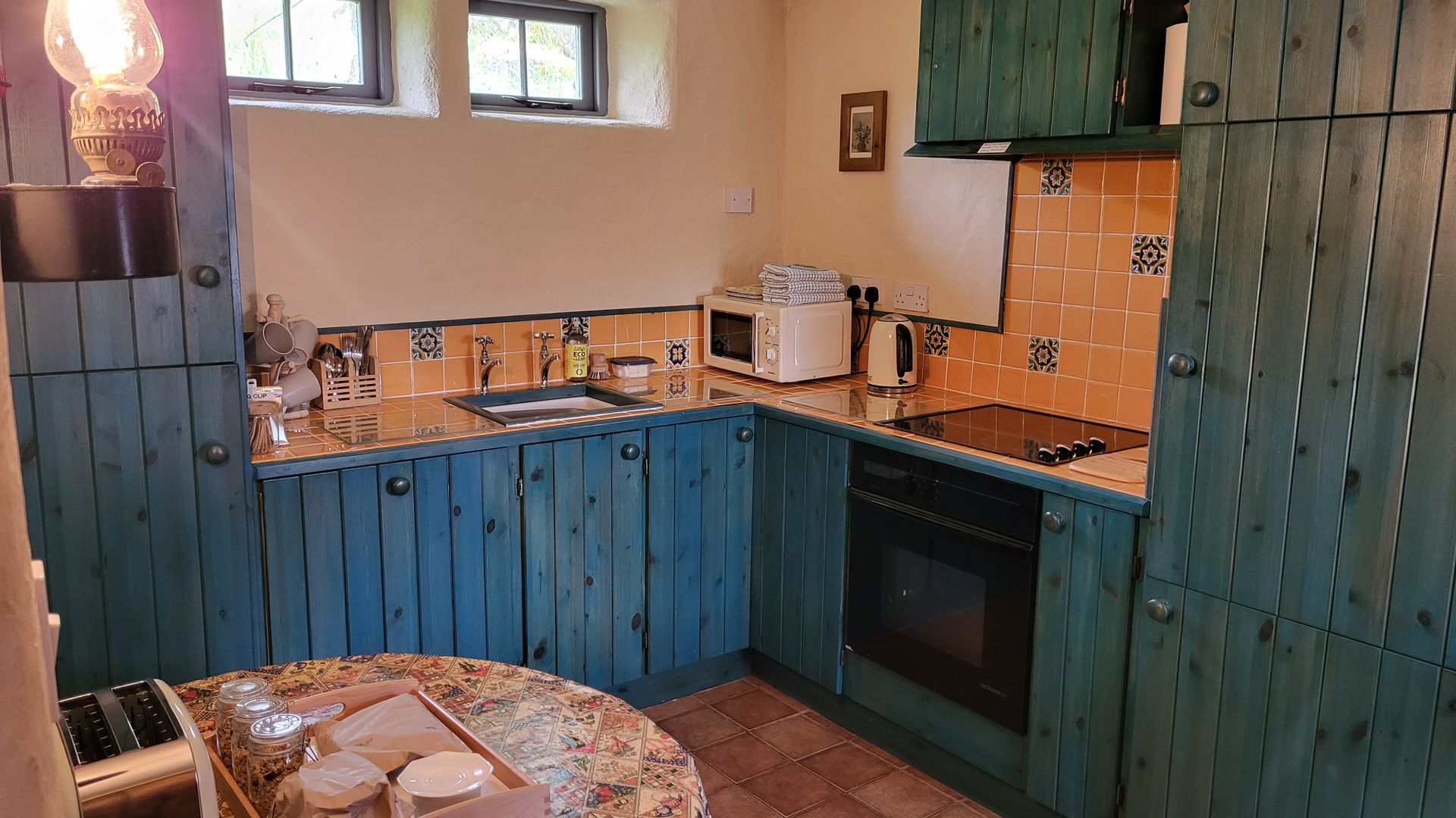 Historical Thatch Cottage photo 4