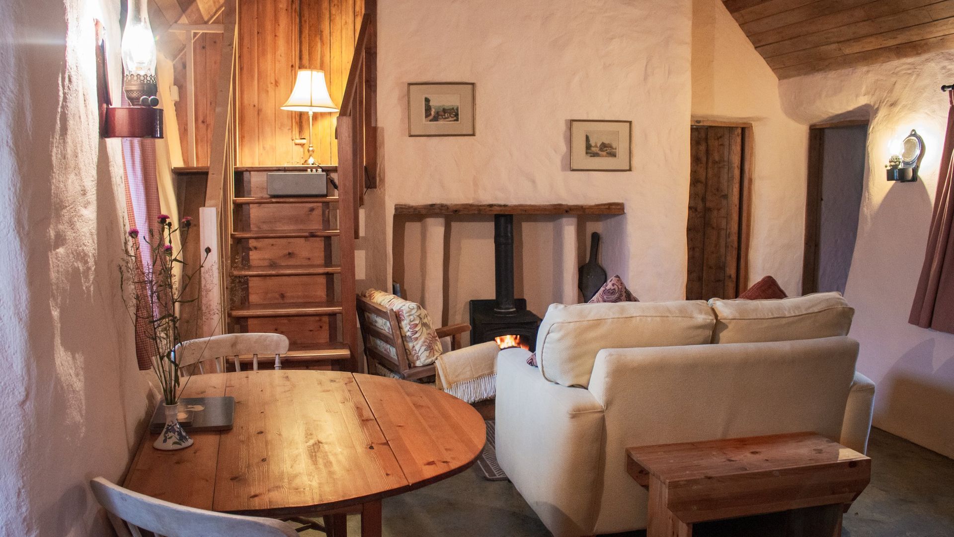 Historical Thatch Cottage photo 9