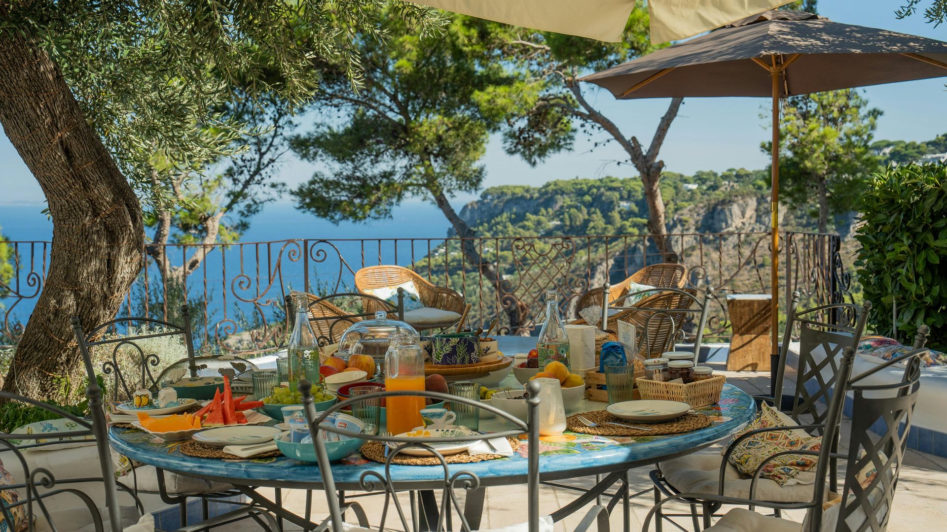 Capri Colours photo 8