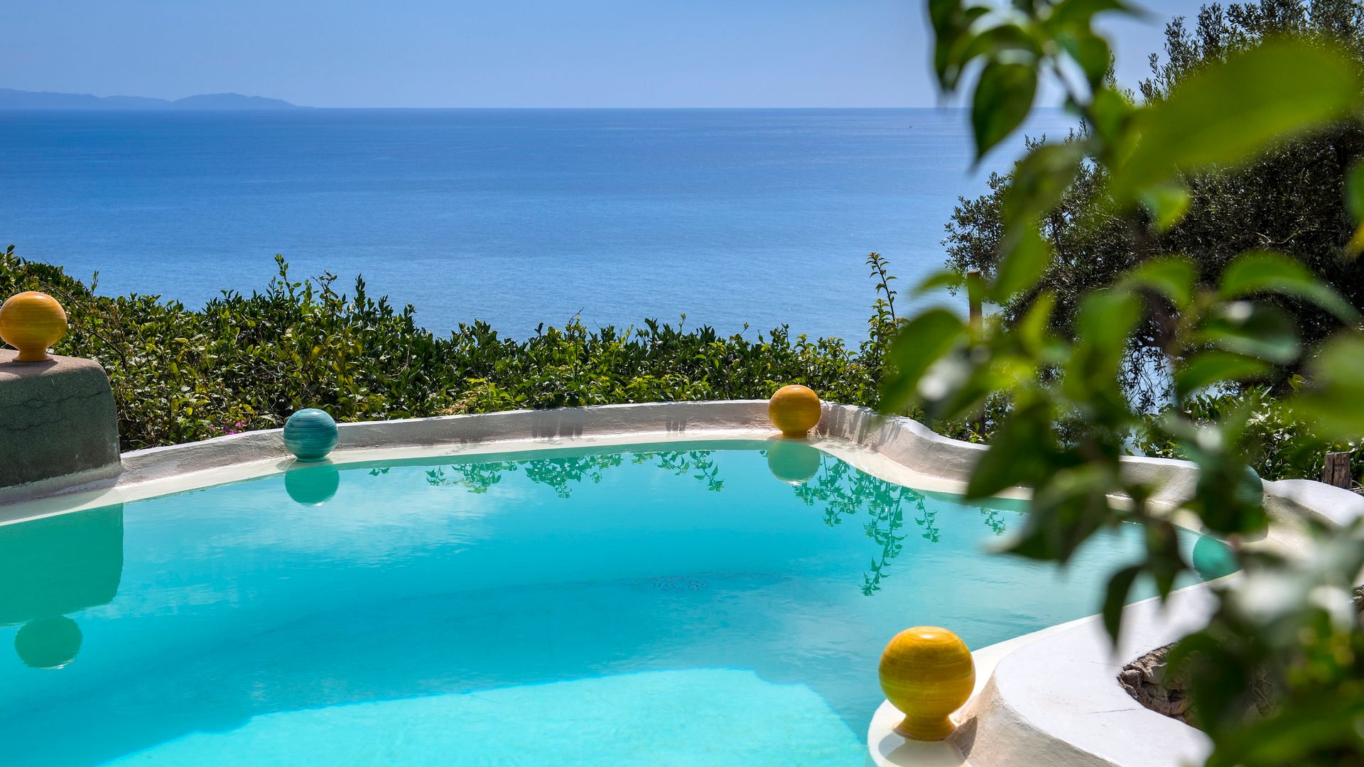 Watching Amalfi photo 4