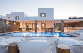 Luxury Design Dreamy Villa in Antiparos beach Greece