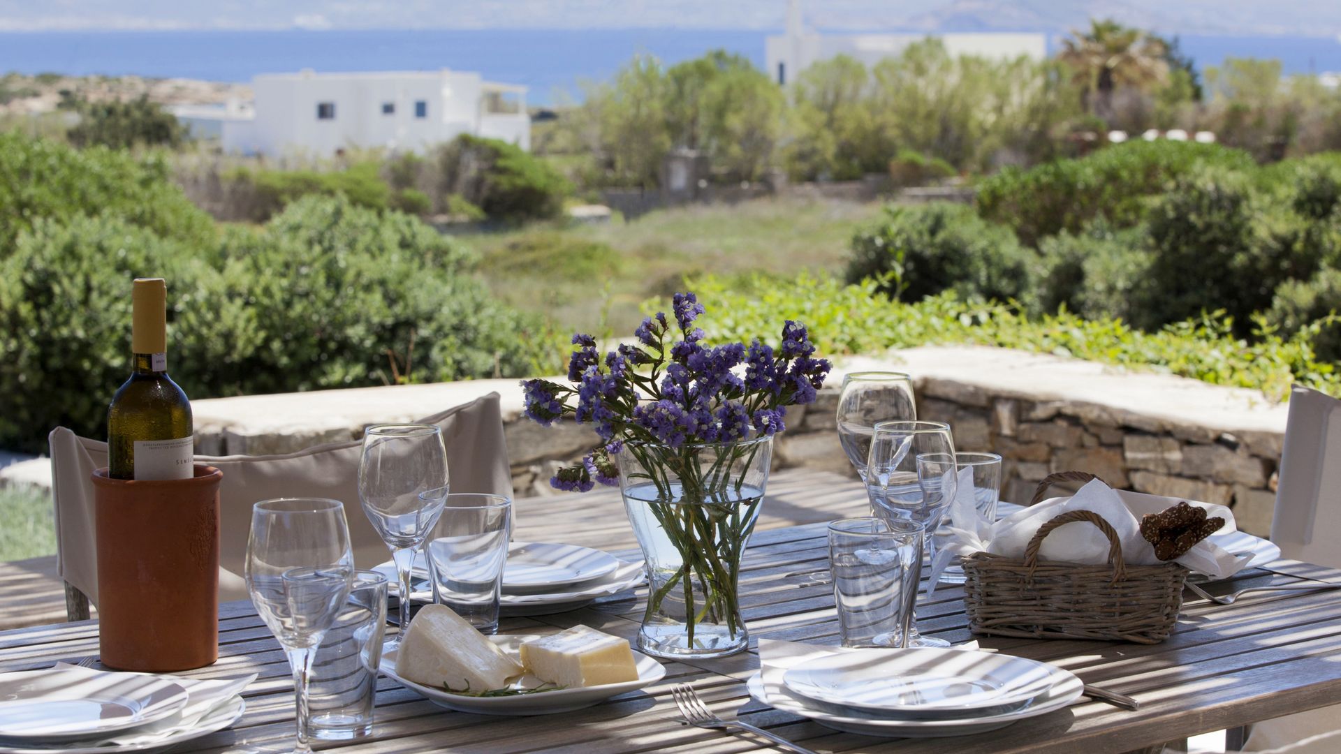 Idyllic Holiday Villa - Views, Garden, nr Beach photo 5