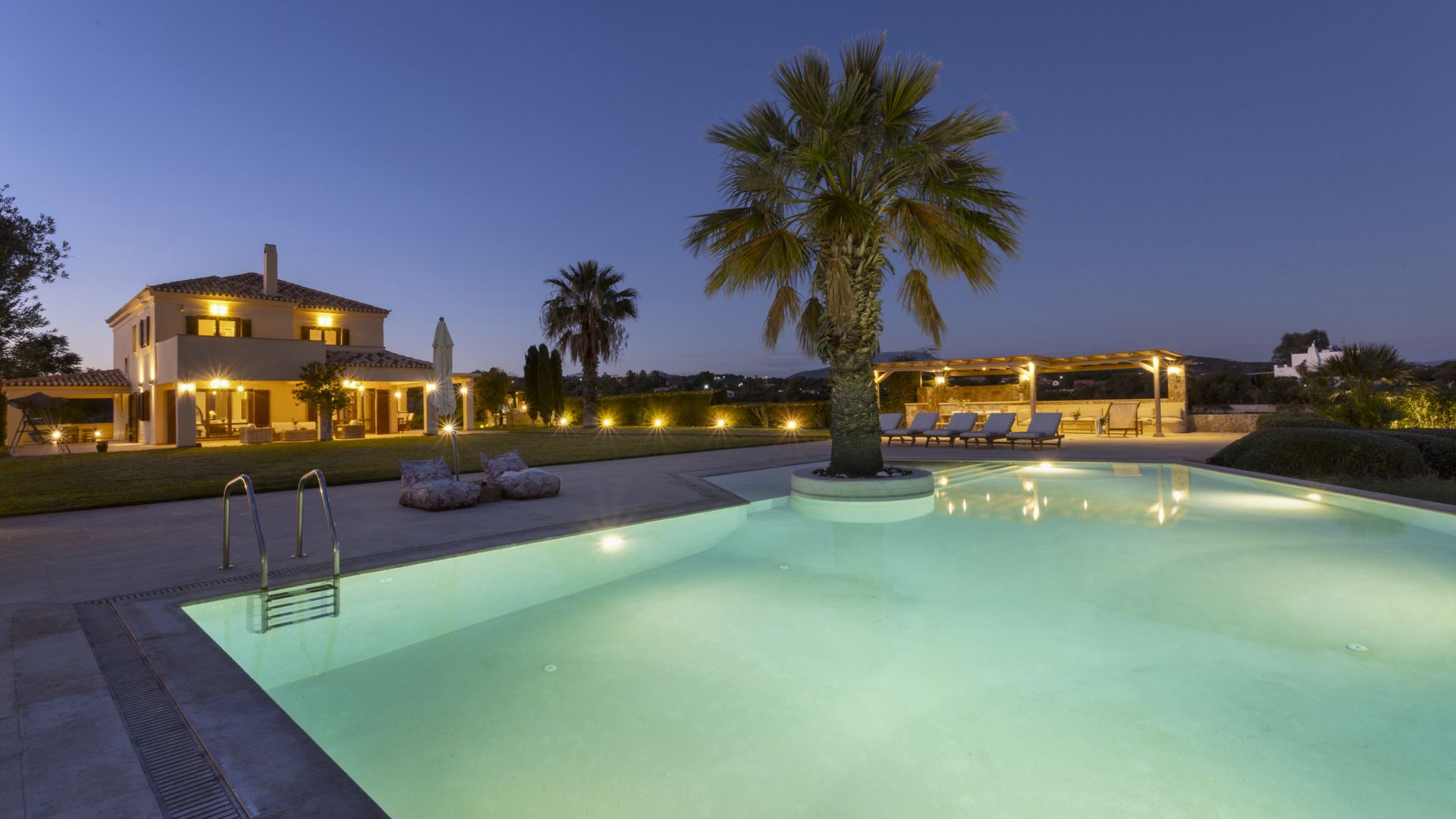 Heaven on Earth private Villa - Pethrolassa beach photo 2