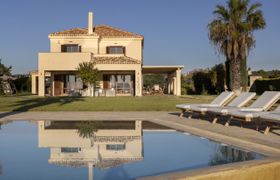 Heaven on Earth private Villa - Pethrolassa beach