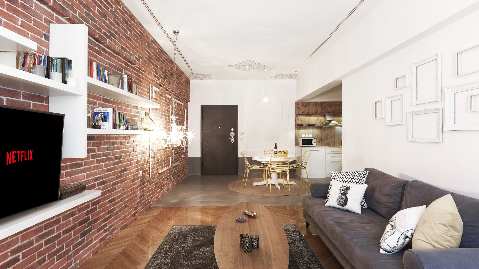 Centrally Athenian Apartment with Jacuzzi photo 4
