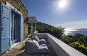 Seaside luxury villa 