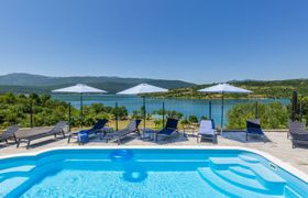 Escape on lake reviews