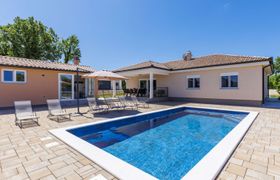 Villa Fortuna reviews