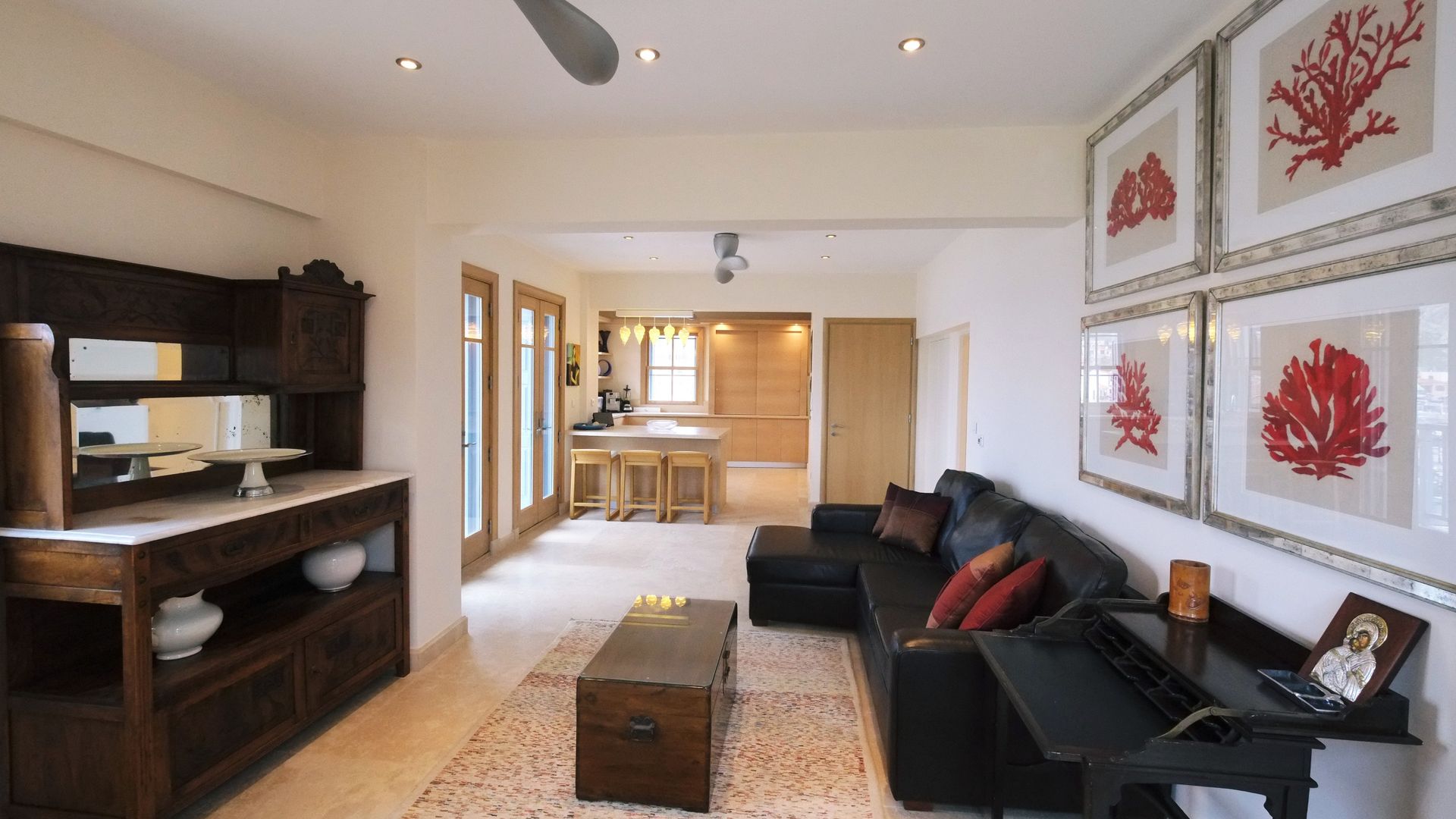 The Beachfront Villa (2nd Floor 3 Bed Apartment) photo 1