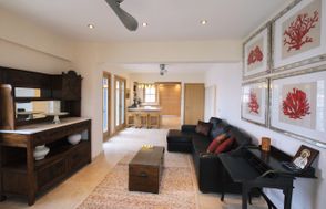 The Beachfront Villa (2nd Floor 3 Bed Apartment) 