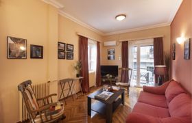 Prime Location 2 BR APT next to the Acropolis 