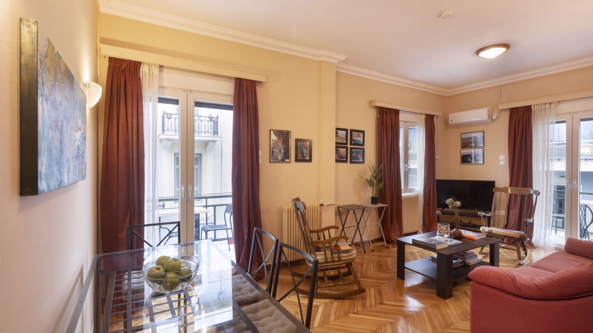 Prime Location 2 BR APT next to the Acropolis photo 2
