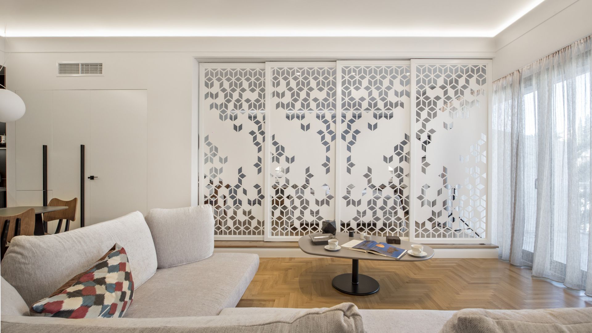 Chic central Athens apartment at Mavilli Sq. photo 4