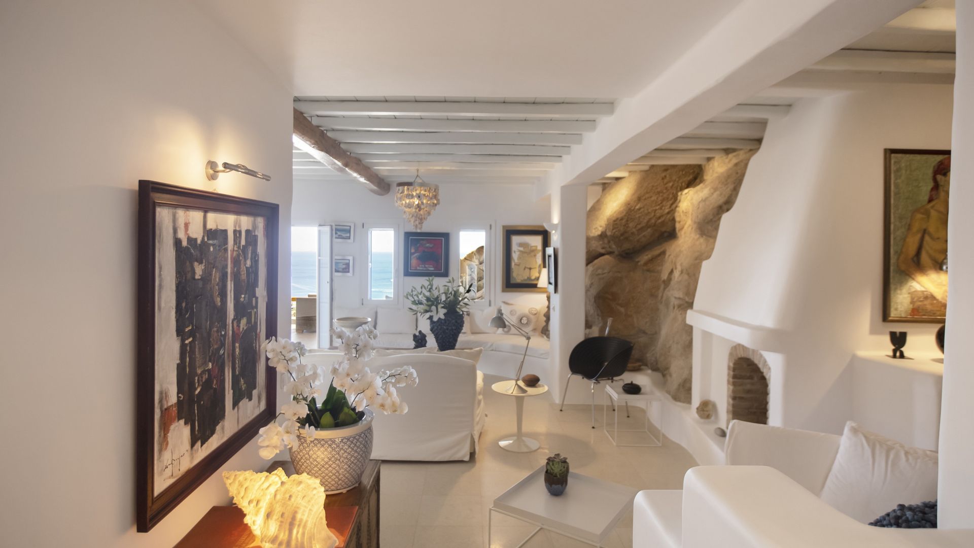 Villa Aerie - Sweeping sea views, eclectic style photo 5