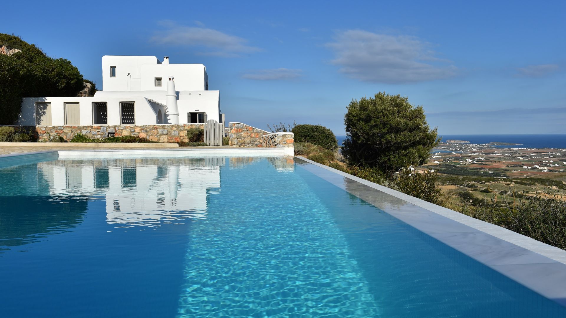 Exquisite villa for 10 with pool, helipad photo 3