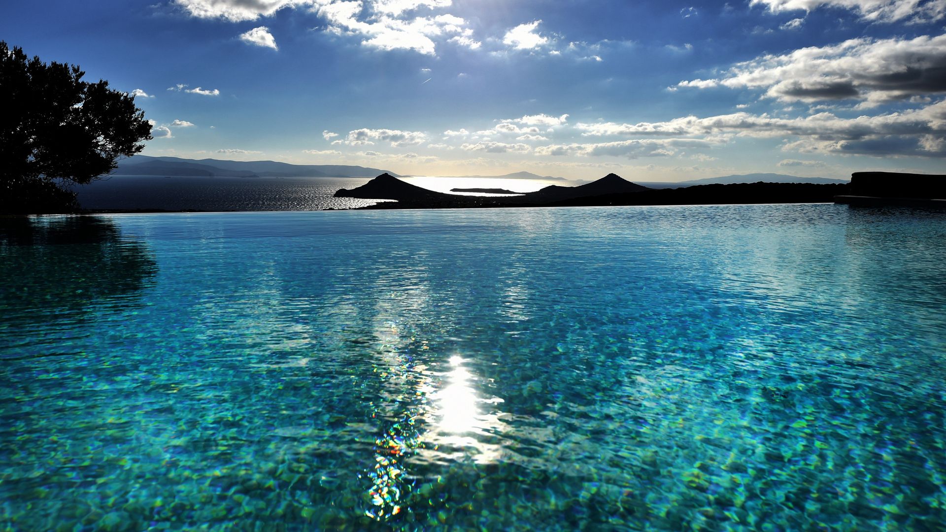 Exquisite villa for 10 with pool, helipad photo 1