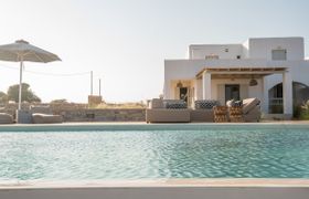 SPECTACULAR 5 BR SEAFRONT VILLA AT PRIME LOCATION 