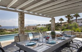 Ideal family Villa for 8 - Pool, Sea Views 