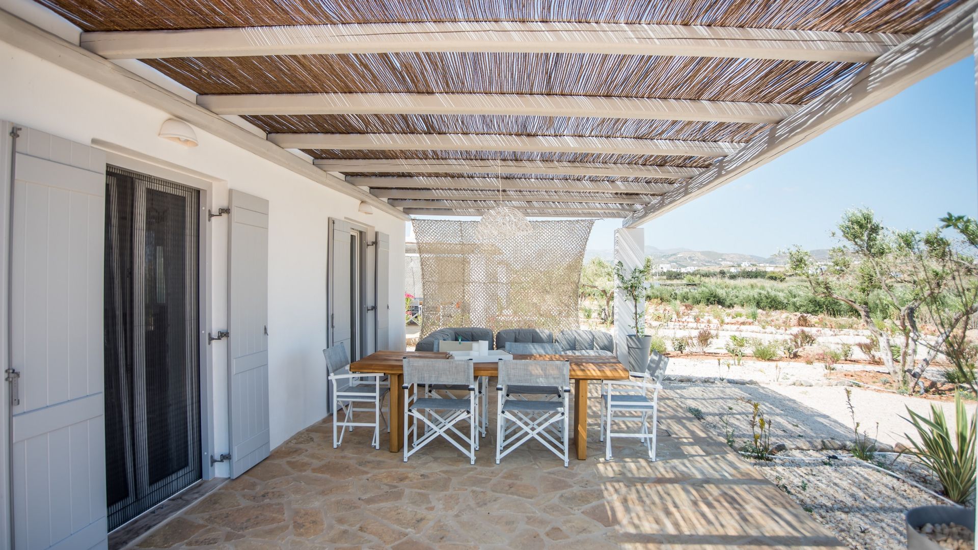 Hip family pool villa, a walk from the beach photo 3