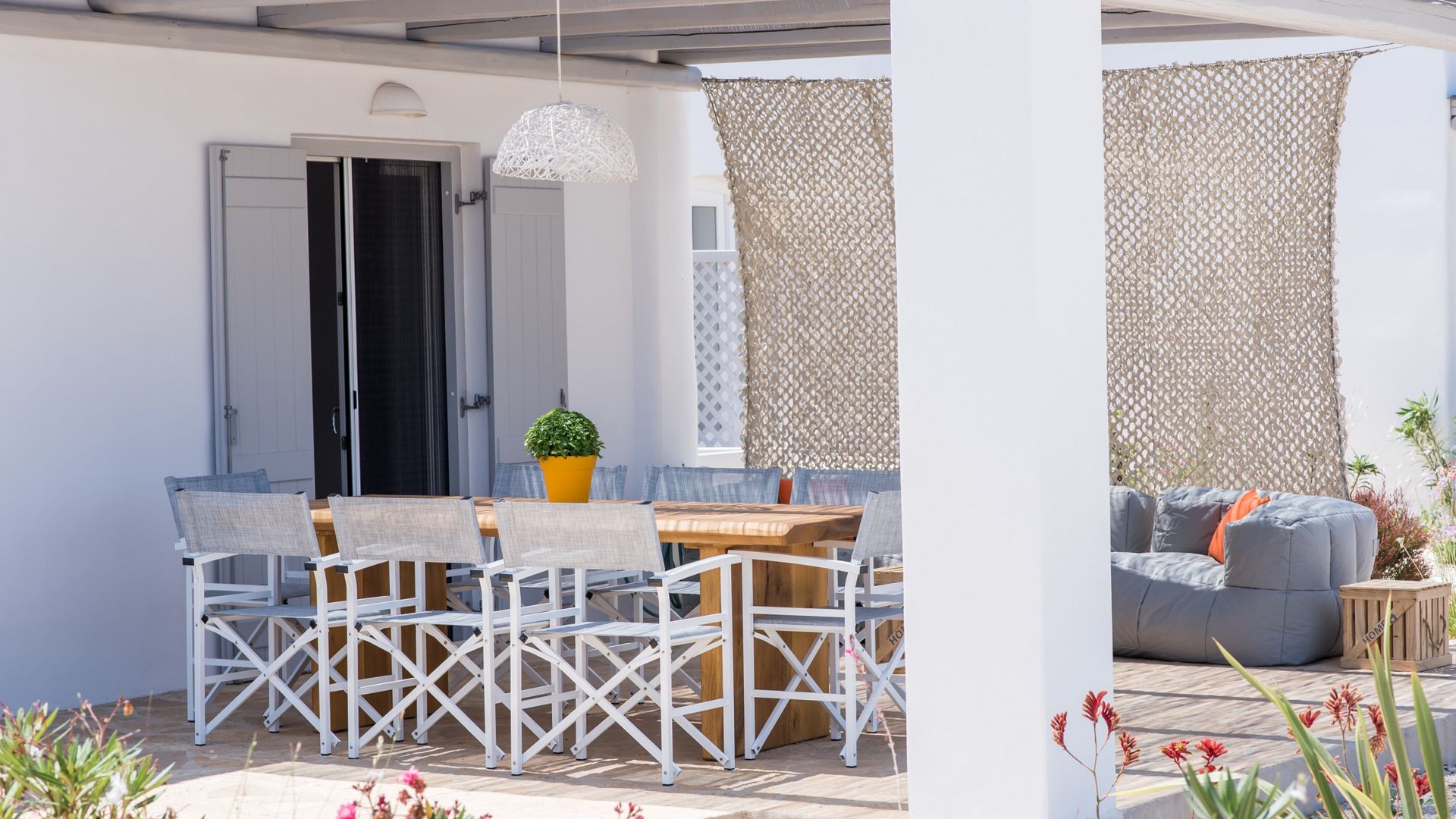 Funky holiday villa with pool, next to the beach photo 3