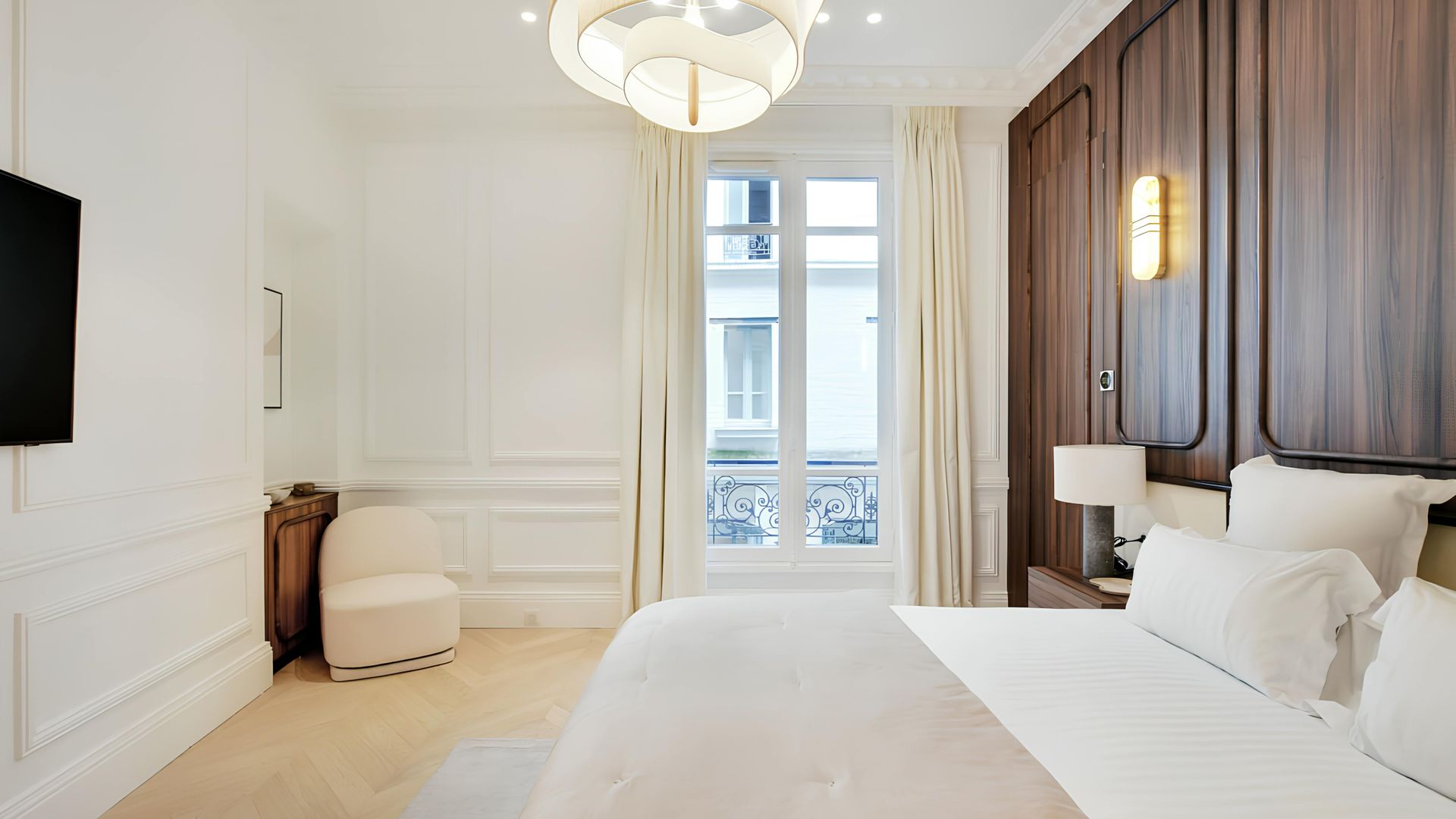 Paris Gold photo 10
