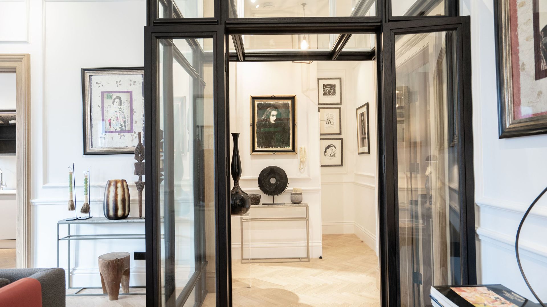 Knightsbridge Chic photo 4