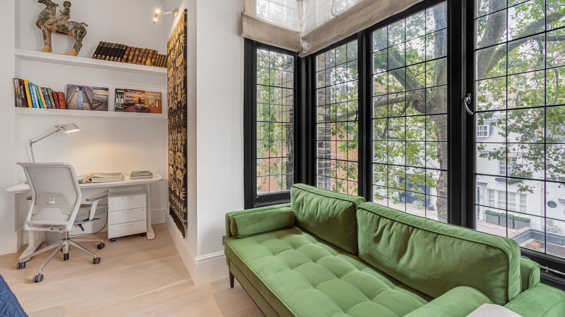 Chelsea Luxe photo 3