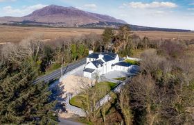 Newly Renovated Caher House, Galway