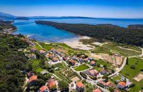 Seafront Apt on Sunny Rab Island - Neda Maslina 