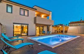 Relaxing Villa Philippo with Private Pool