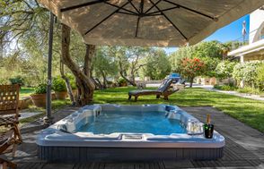 Magical Garden with Shared Jacuzzi - Blanka N2