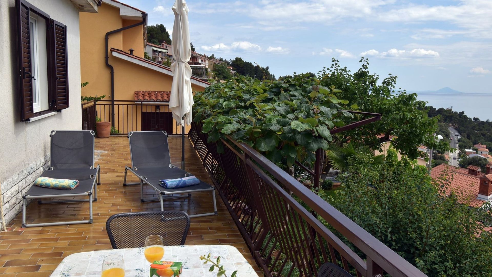 Magnificent Sea View - Family Apartment Neda photo 2