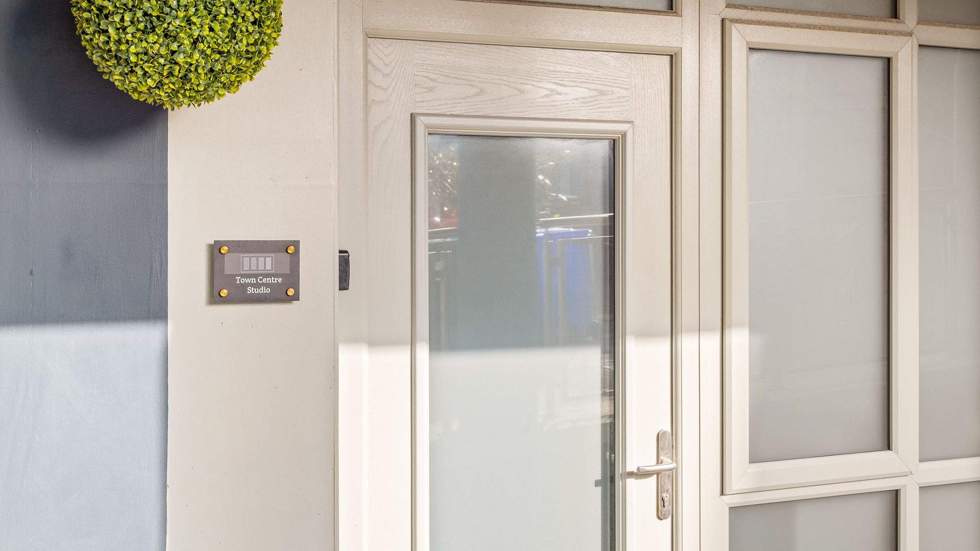 Town Centre Studio A Modern Haven in Clifden photo 3