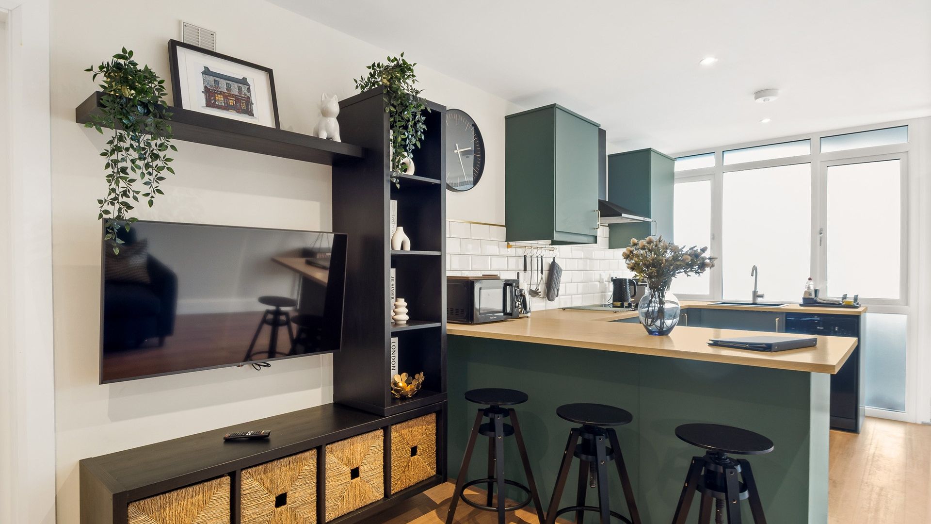 Town Centre Studio A Modern Haven in Clifden photo 1