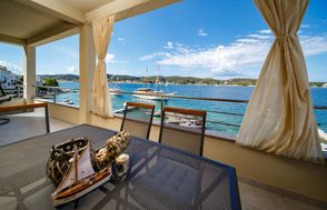 Villa Gulli - Apartment Blue with Sea View 