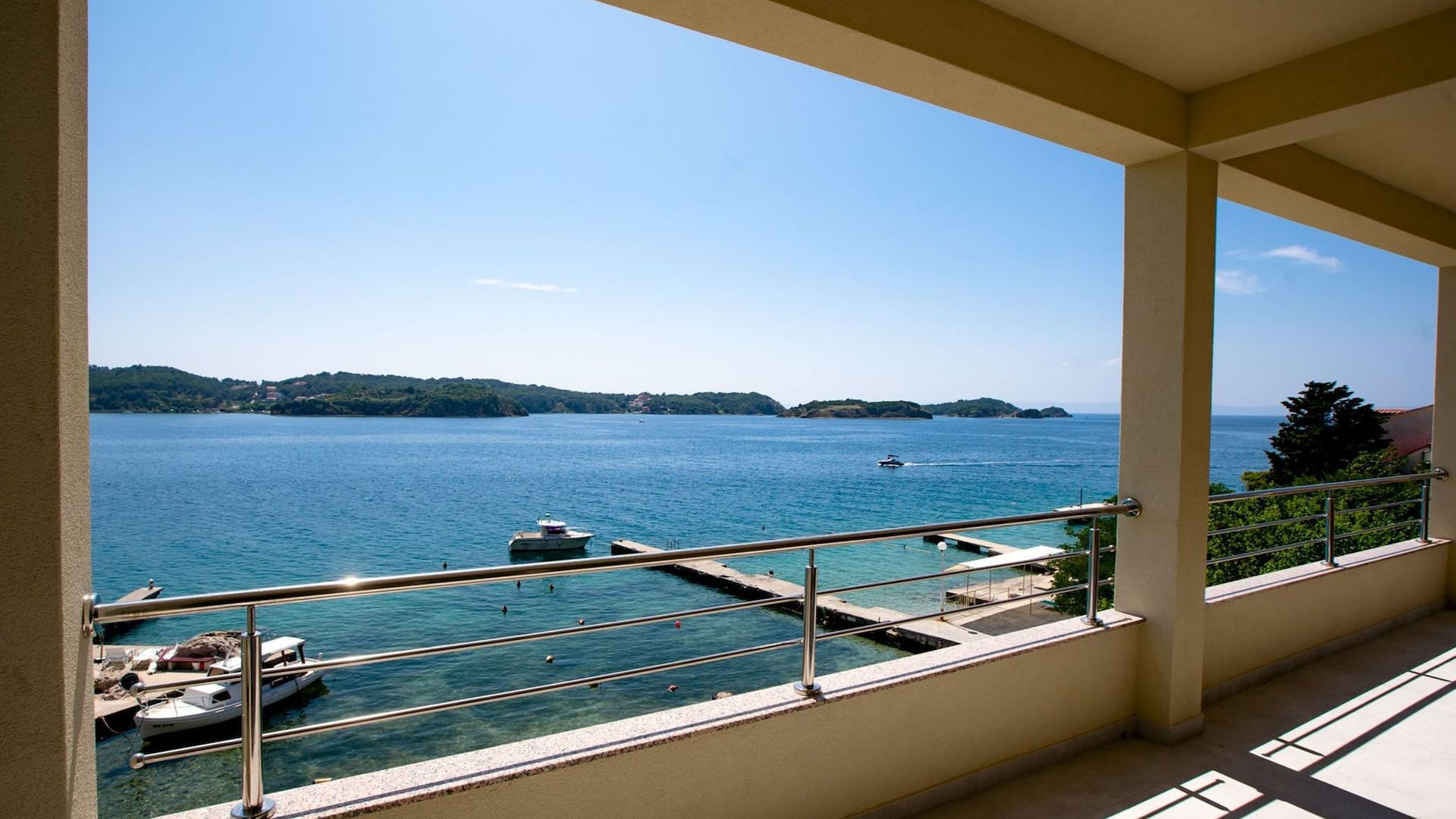 Villa Gulli - Apartment Gold with Private Beach photo 3