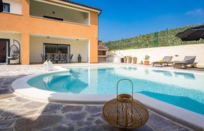 Villa Nur Amela - Pool, Jacuzzi, Darts