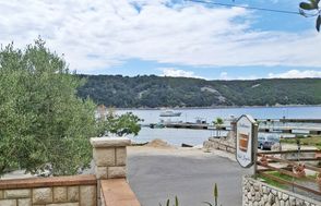 Seaside Family Apartment Una - Sunny Rab Island