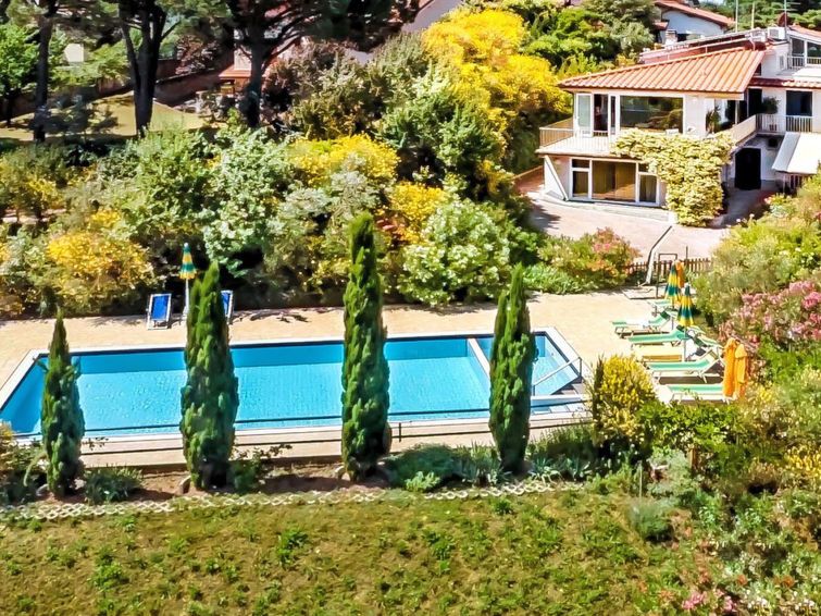 La Rosa photo 6