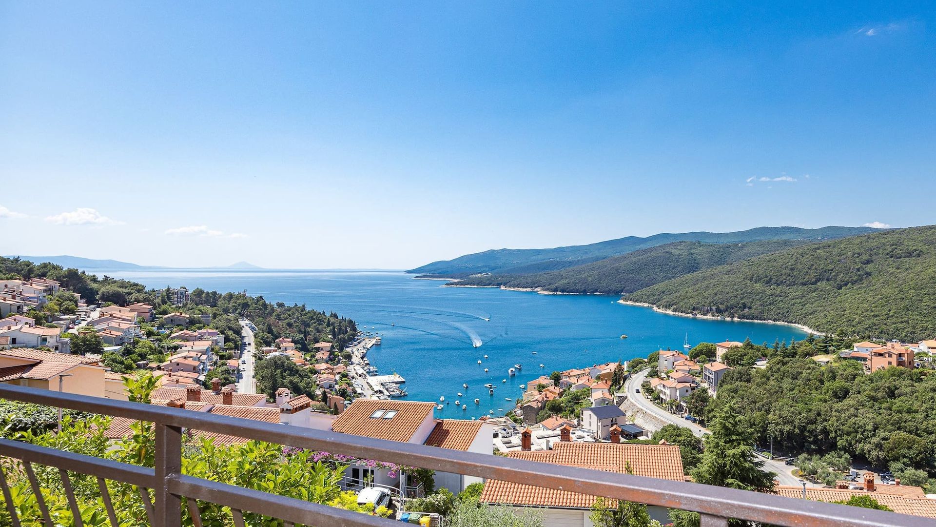 Lady M Gold - Balcony and Sea View photo 2