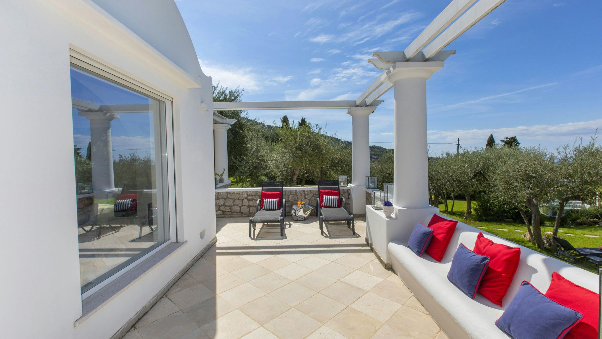 Capri Essence photo 5