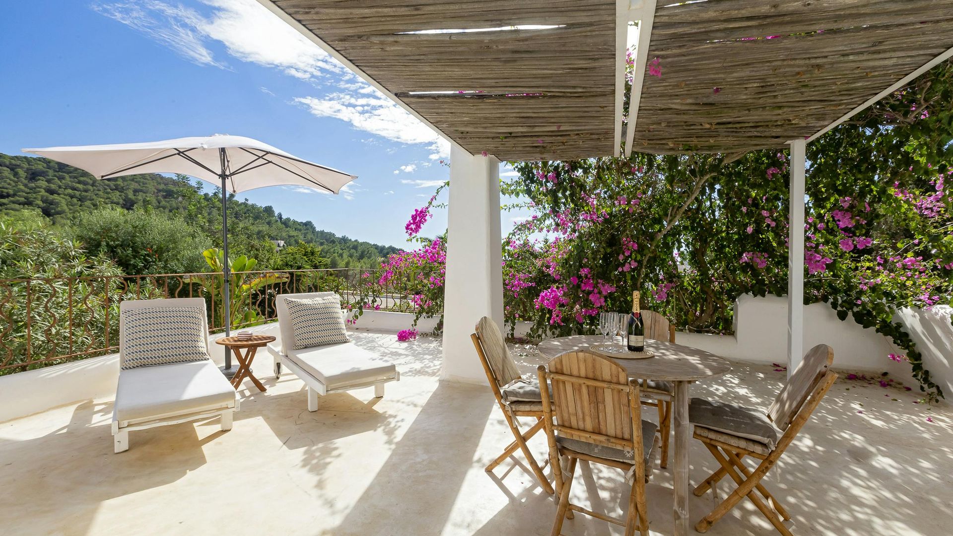 Ibizan Waves photo 6