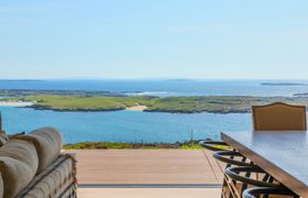 5 Bedroom Holiday Rental in Roundstone