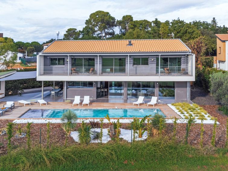 Horizon Resort Massane photo 2