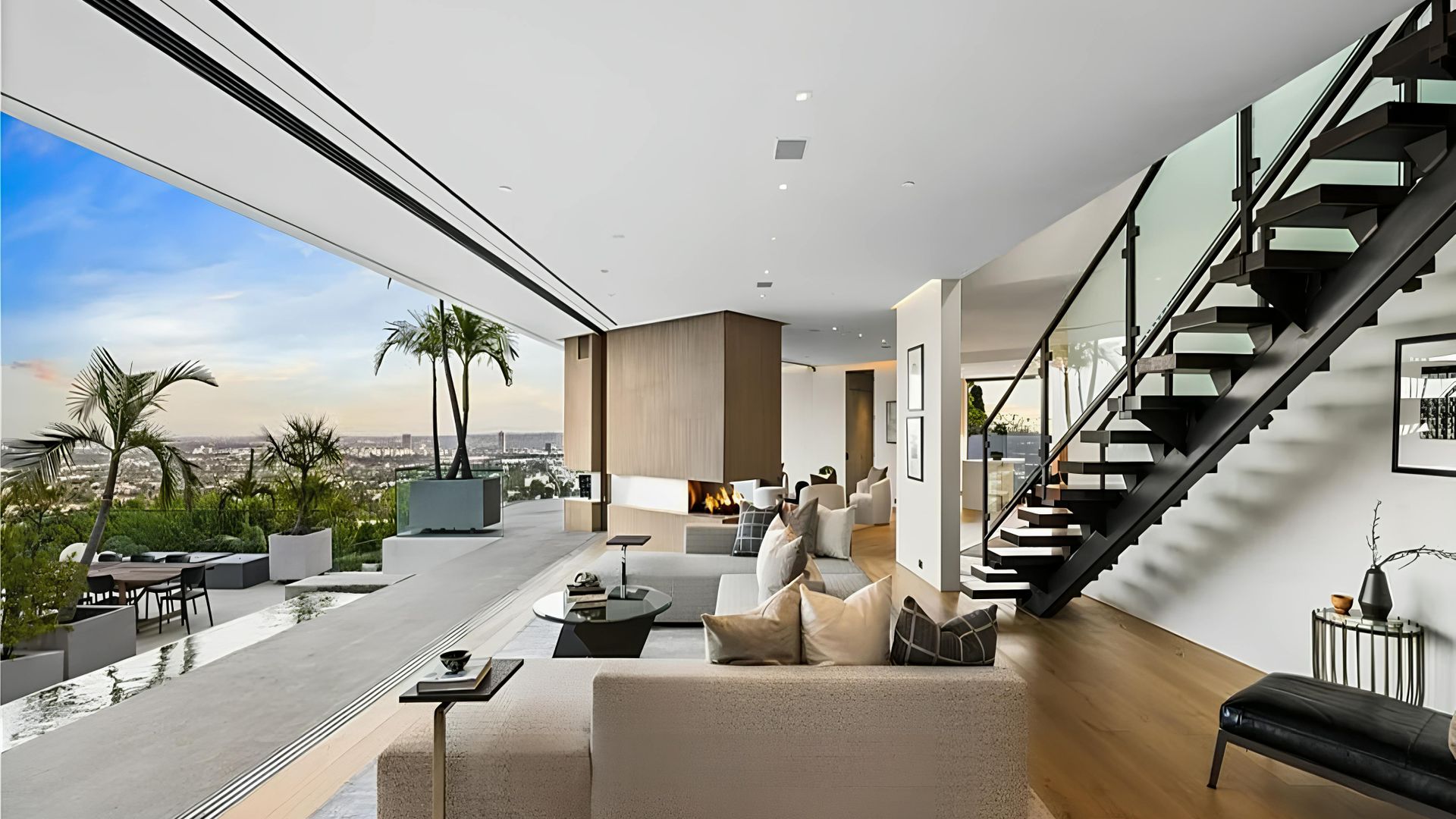 Hollywood Horizon photo 1