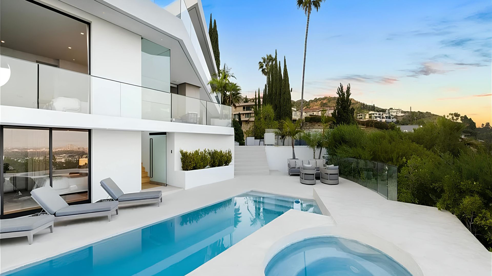 Hollywood Horizon photo 2