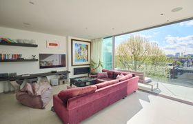 Penthouse in the Capital